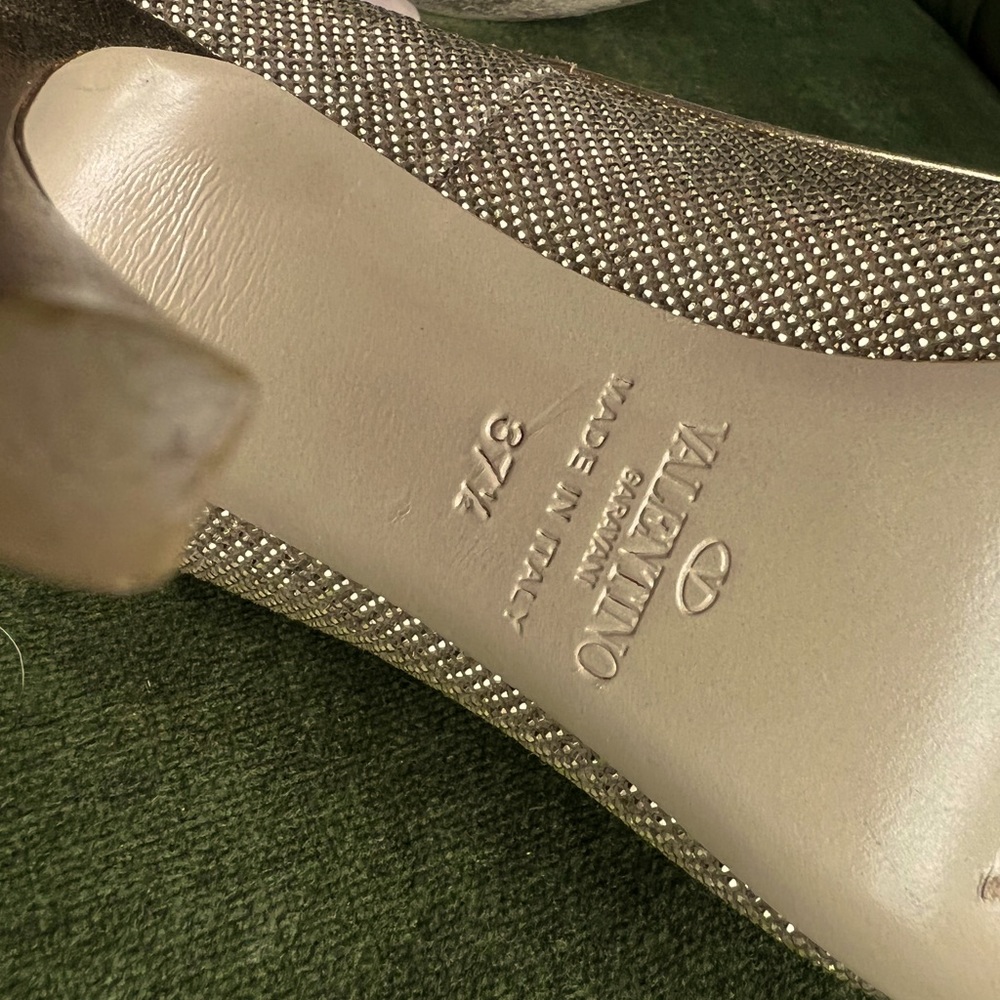 Valentino Garavani gold to warm rose gold pumps - Picture 6 of 6